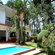 Pedros Lodge pool Side